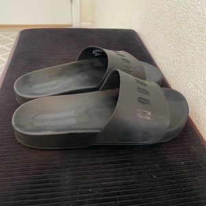 No bull sliders men size 9